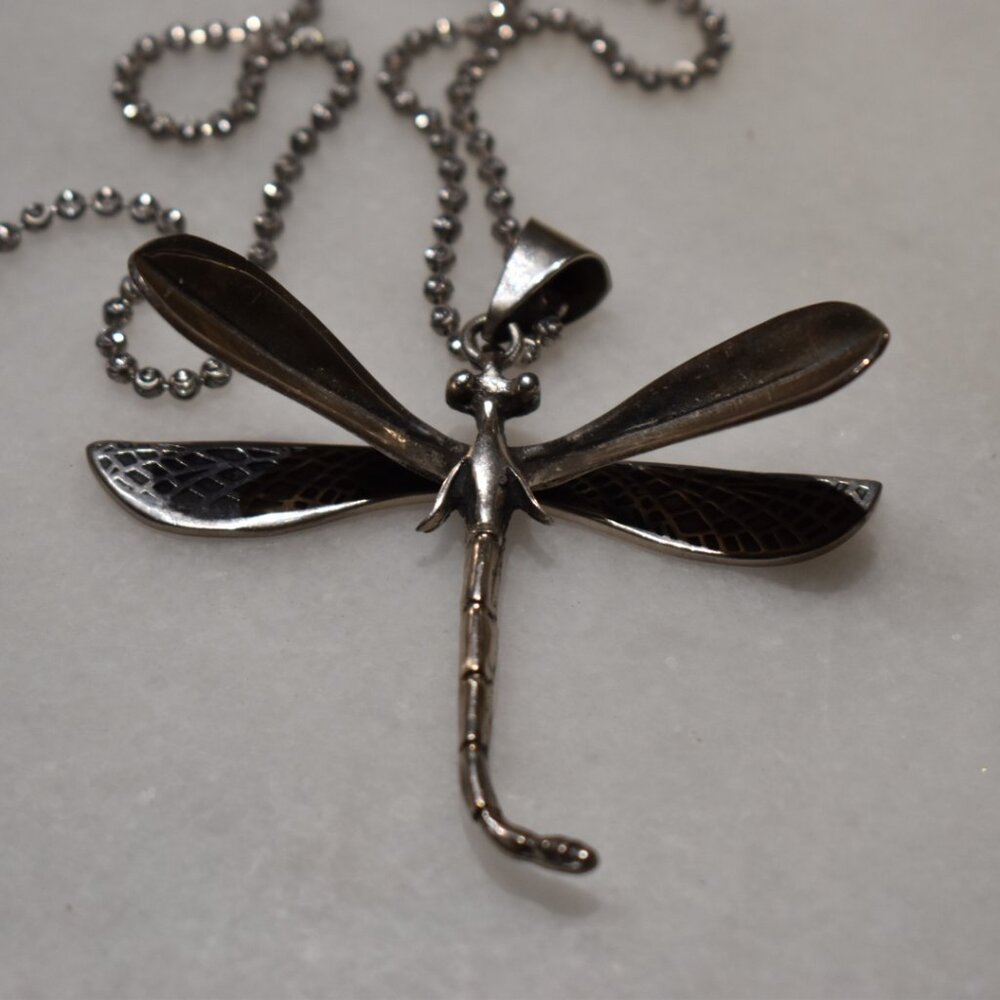 The Dragonfly Chain Necklace in Sterling Silver